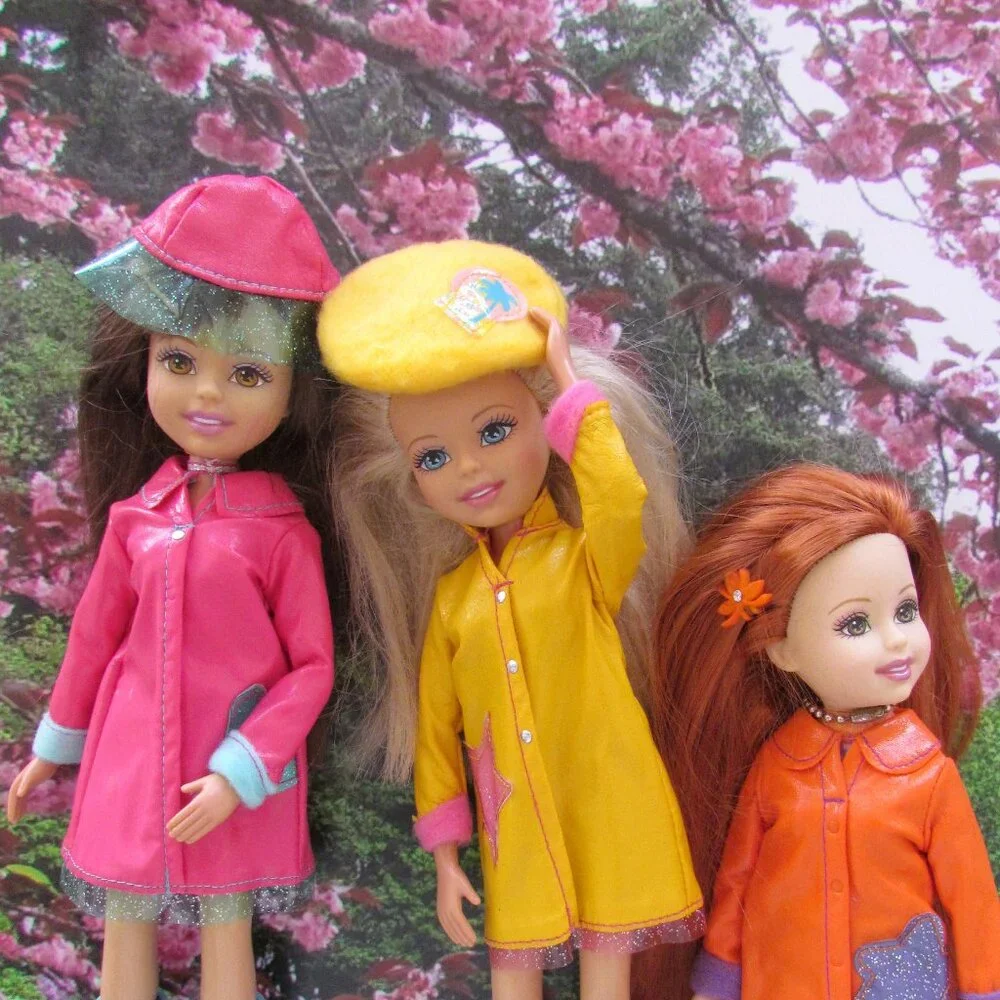 WEE 3 FRIENDS DOLLS w RAINCOATS BOOTS & CUTE CLOTHES 23 ITEMS 10